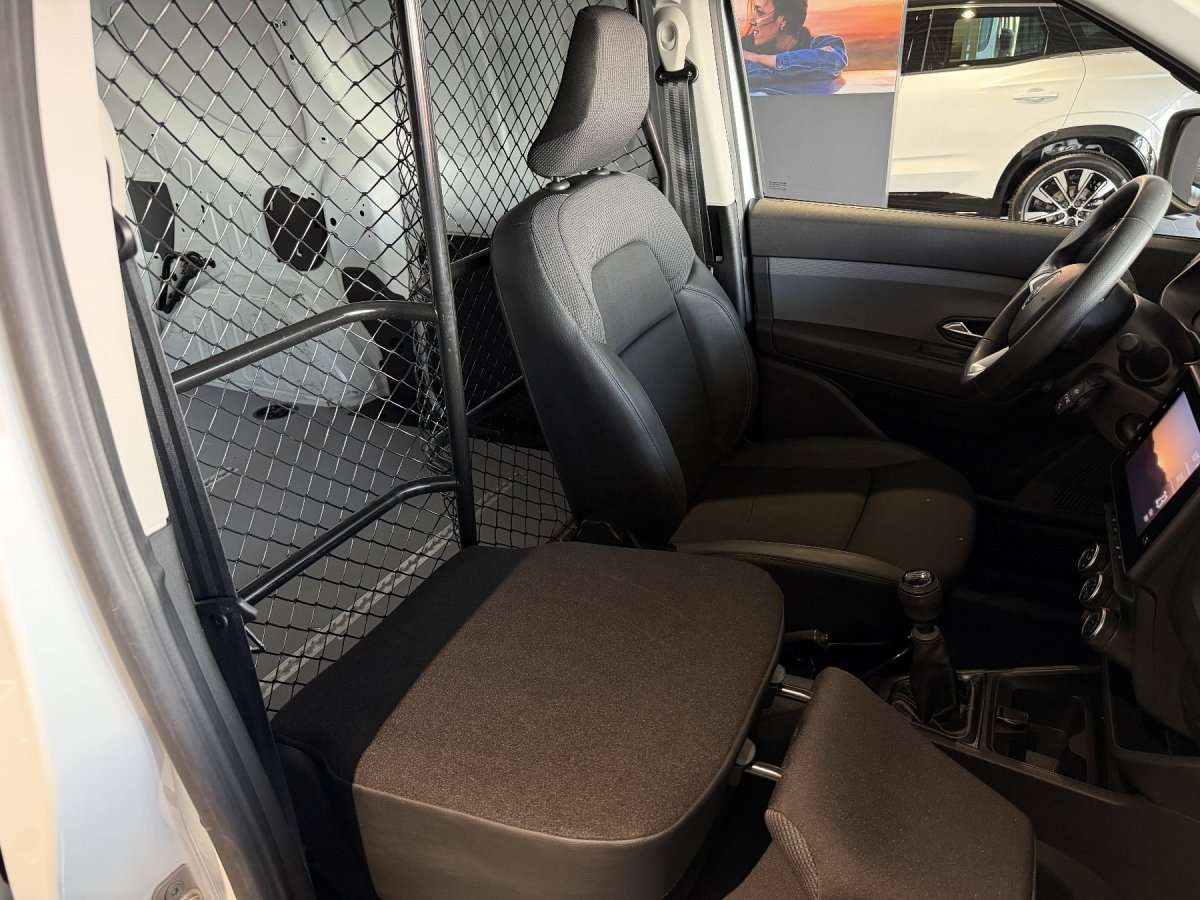 Fahrzeugbild eines Renault Express