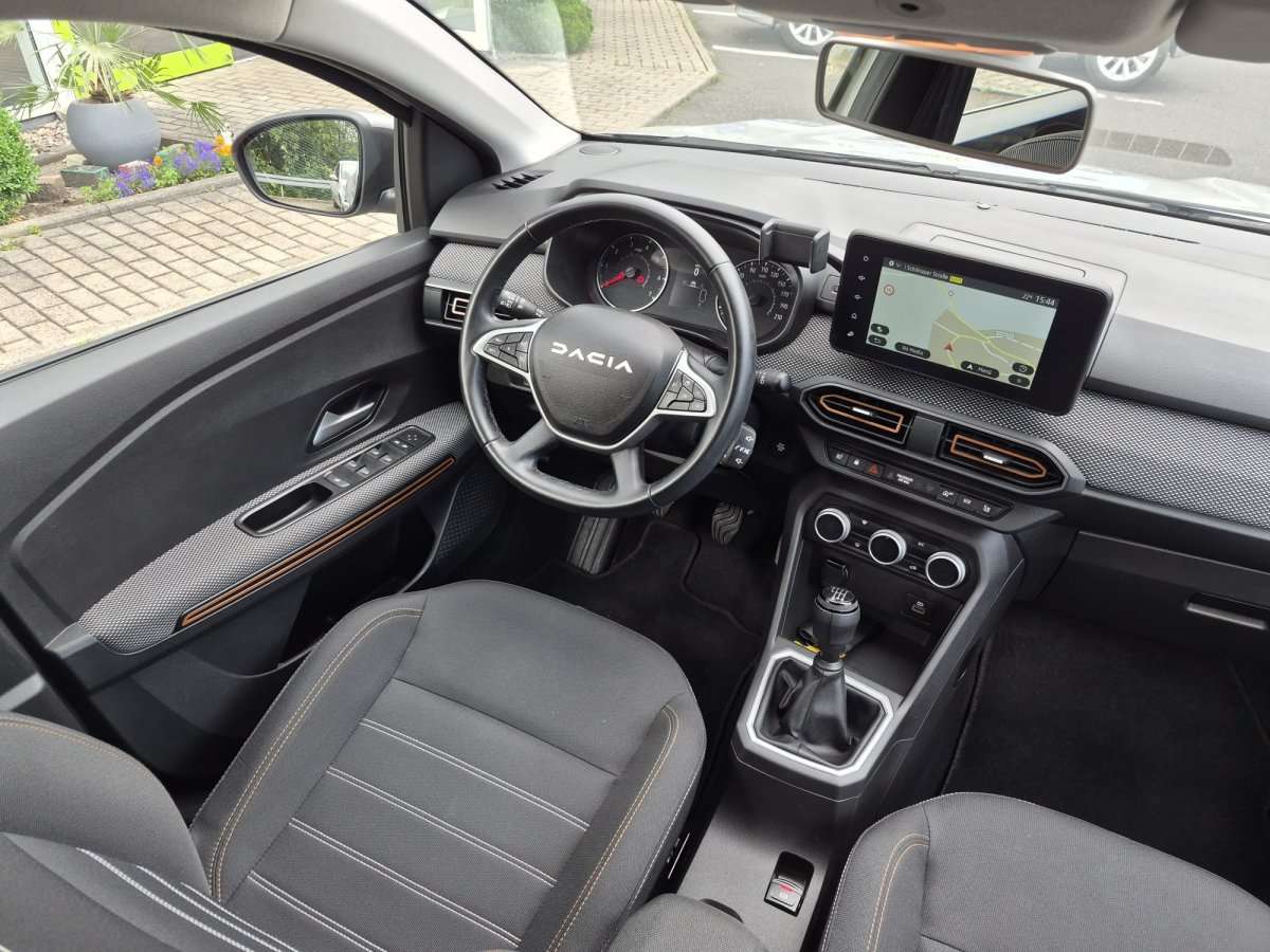 Fahrzeugbild eines Dacia Sandero