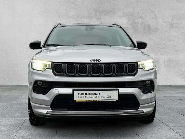 Fahrzeugbild eines Jeep Compass
