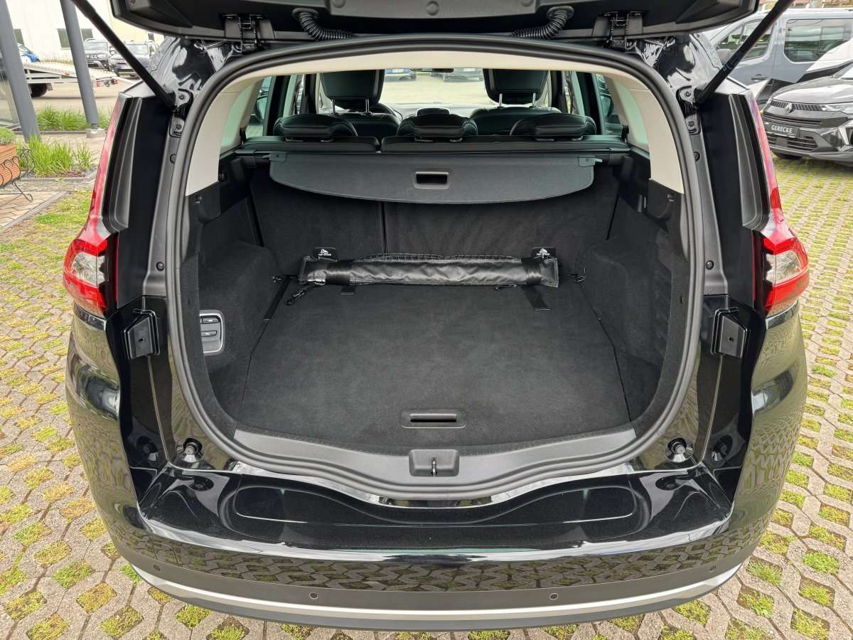 Fahrzeugbild eines Renault Grand Scénic