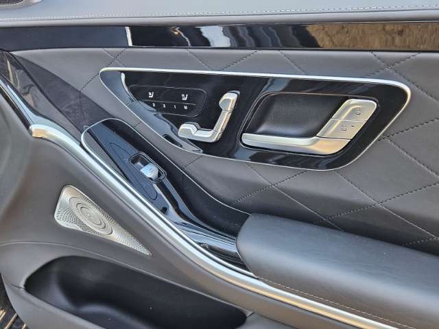 Fahrzeugbild eines Mercedes-Benz S-Klasse