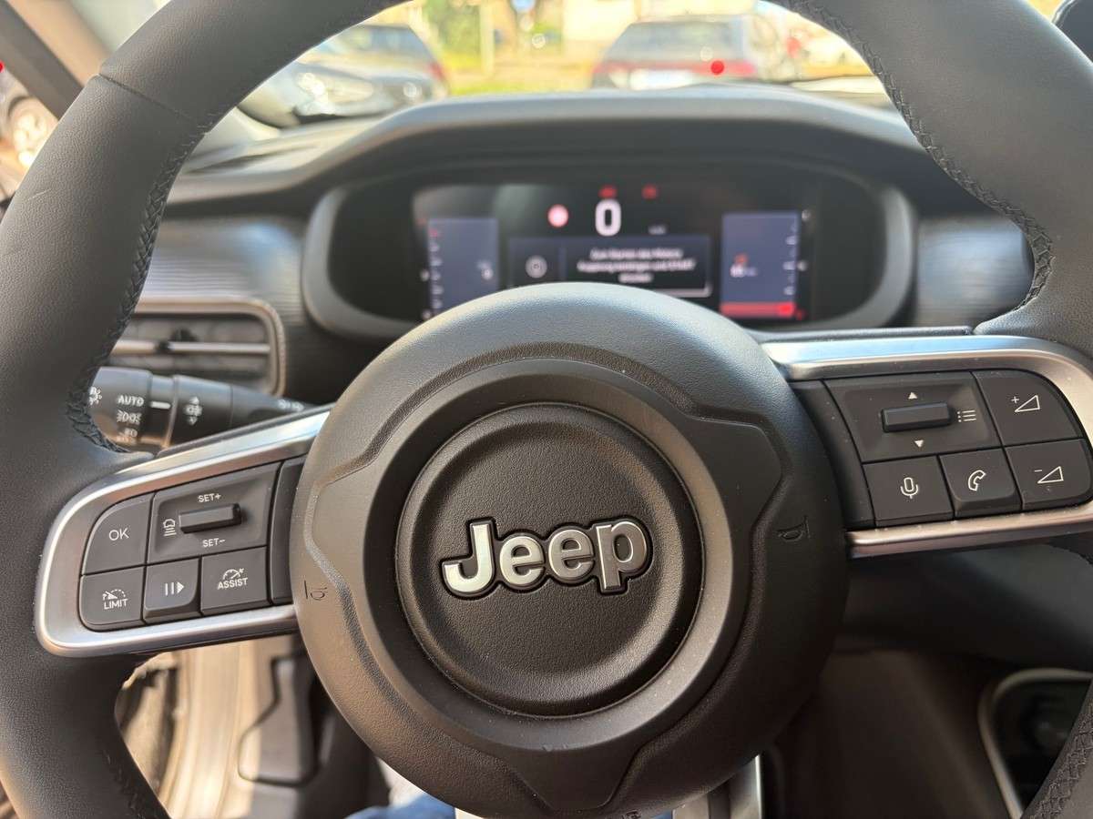 Fahrzeugbild eines Jeep Avenger