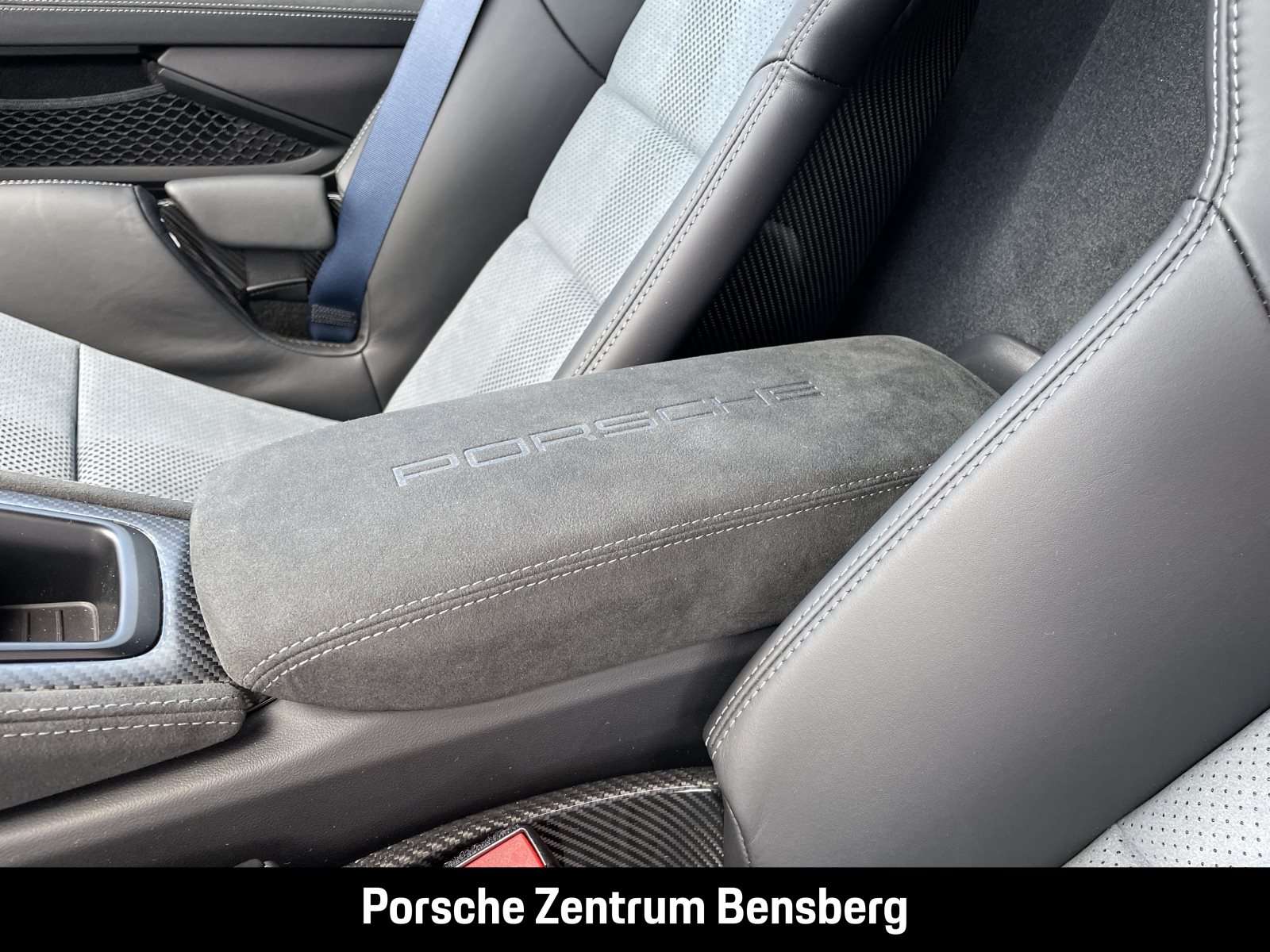 Fahrzeugbild eines Porsche Cayman