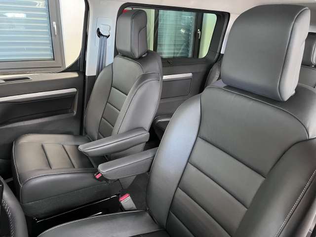 Fahrzeugbild eines Opel Zafira Life