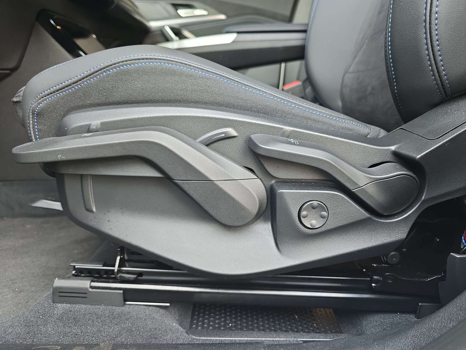 Fahrzeugbild eines BMW X2