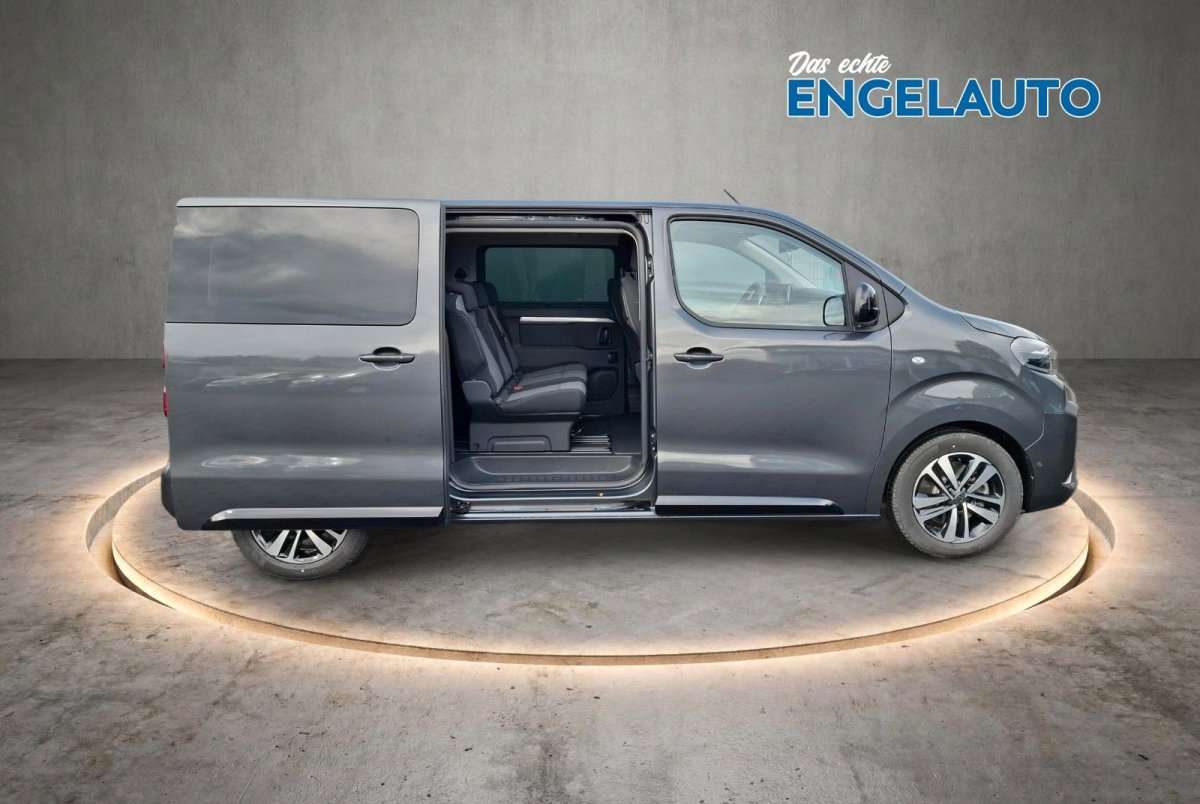 Fahrzeugbild eines Peugeot Traveller