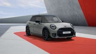 Schräge Frontansicht auf einen MINI COOPER , freigestellt