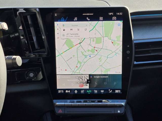 Fahrzeugbild eines Renault Rafale