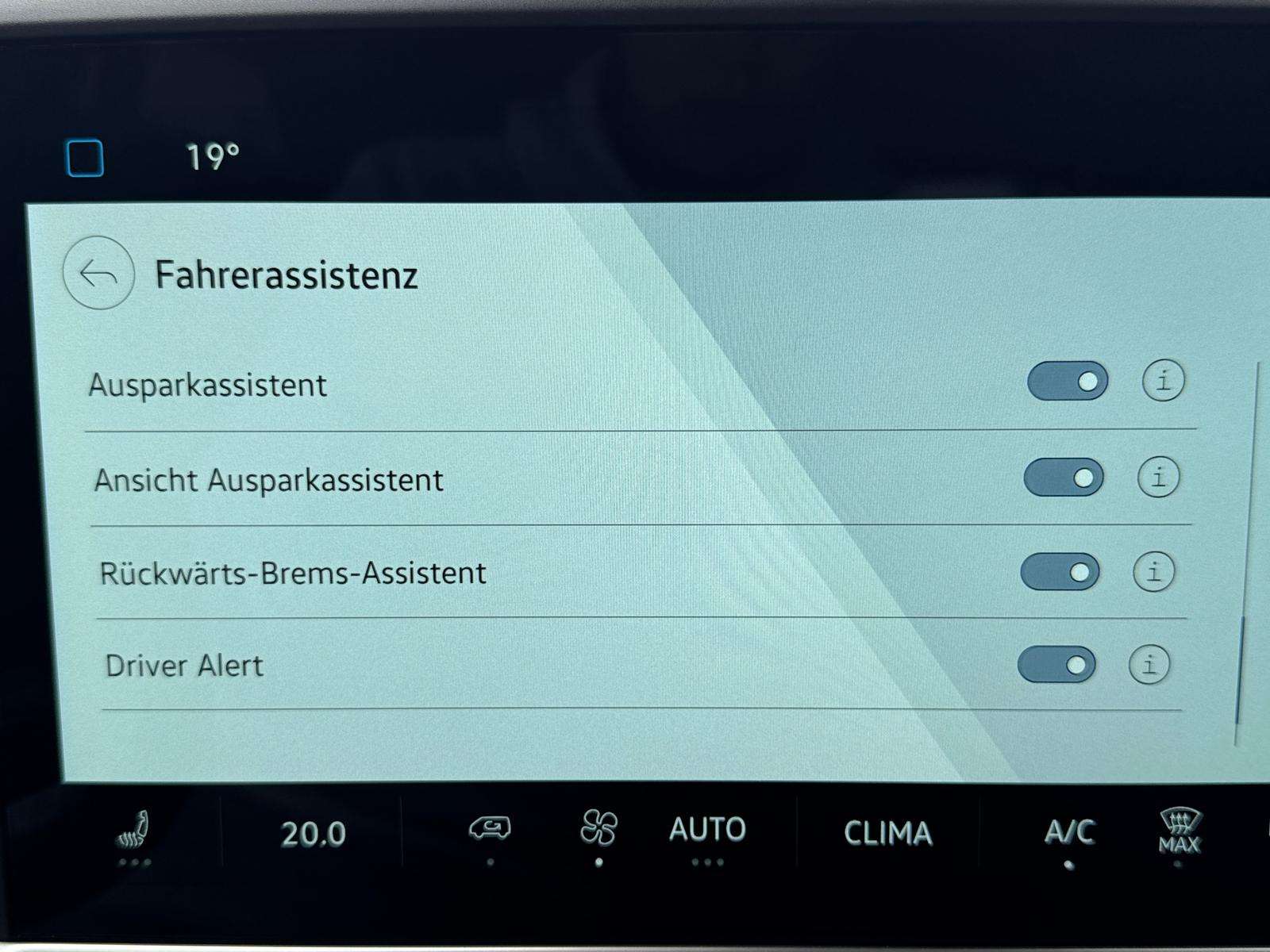 Fahrzeugbild eines Volkswagen Caravelle