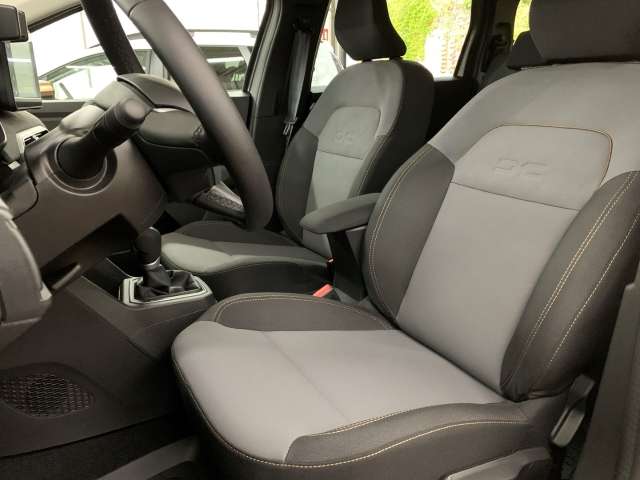 Fahrzeugbild eines Dacia Jogger