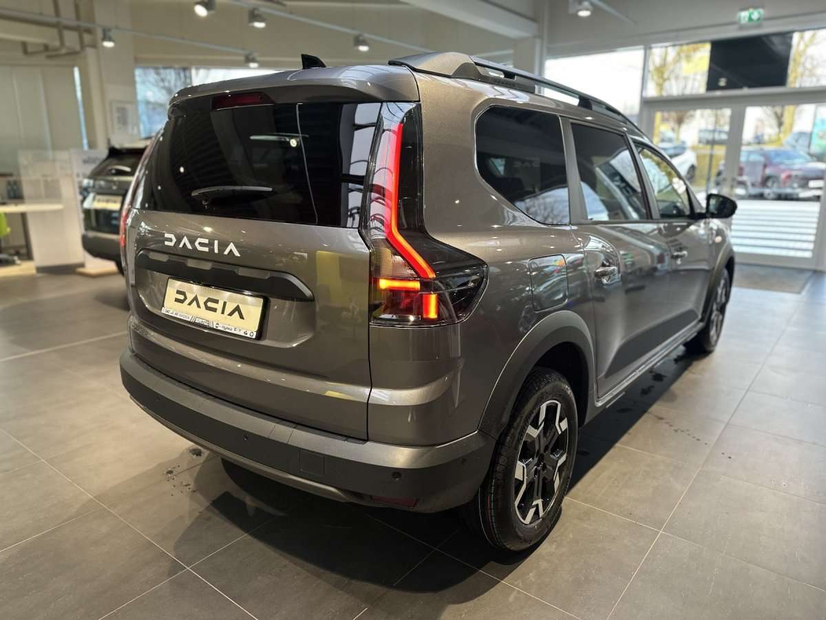 Fahrzeugbild eines Dacia Jogger