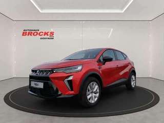 Schräge Frontansicht auf einen Mitsubishi ASX , freigestellt