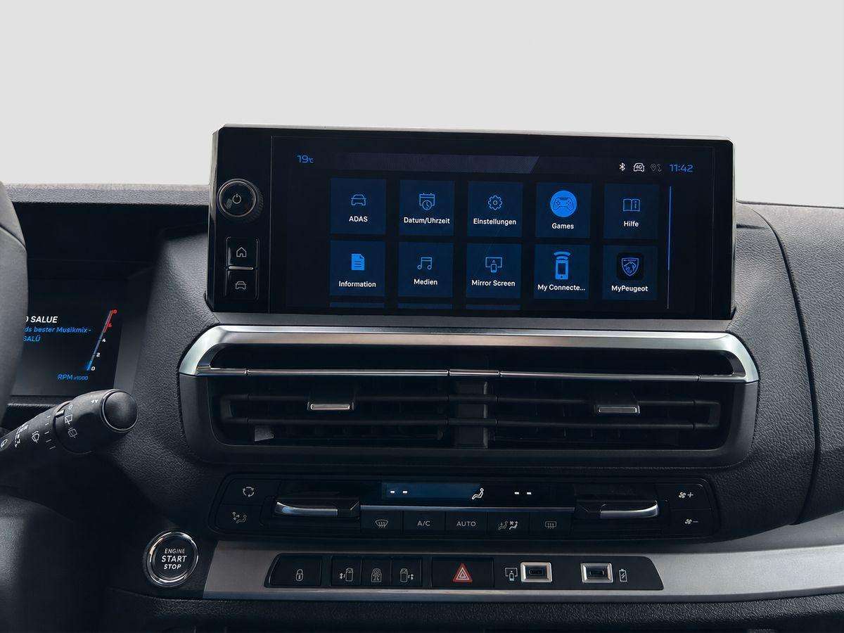 Fahrzeugbild eines Peugeot Traveller