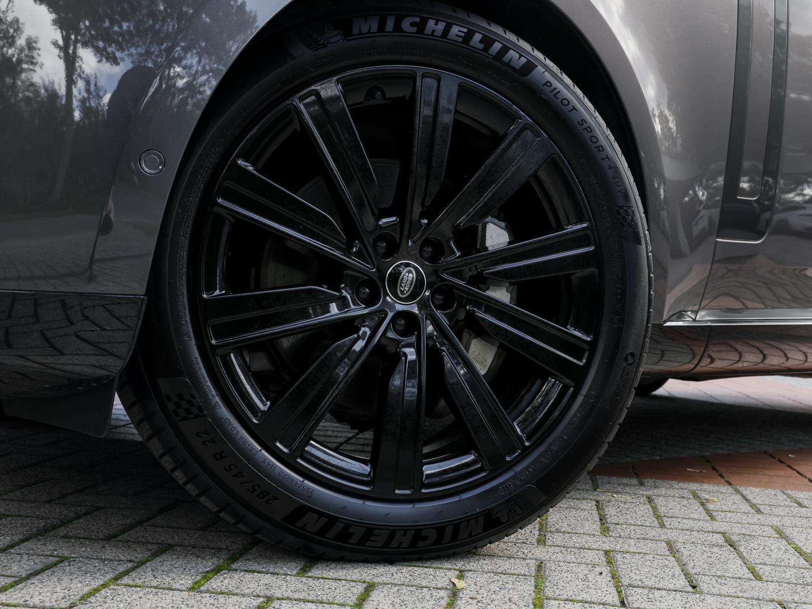 Fahrzeugbild eines Land Rover Range Rover