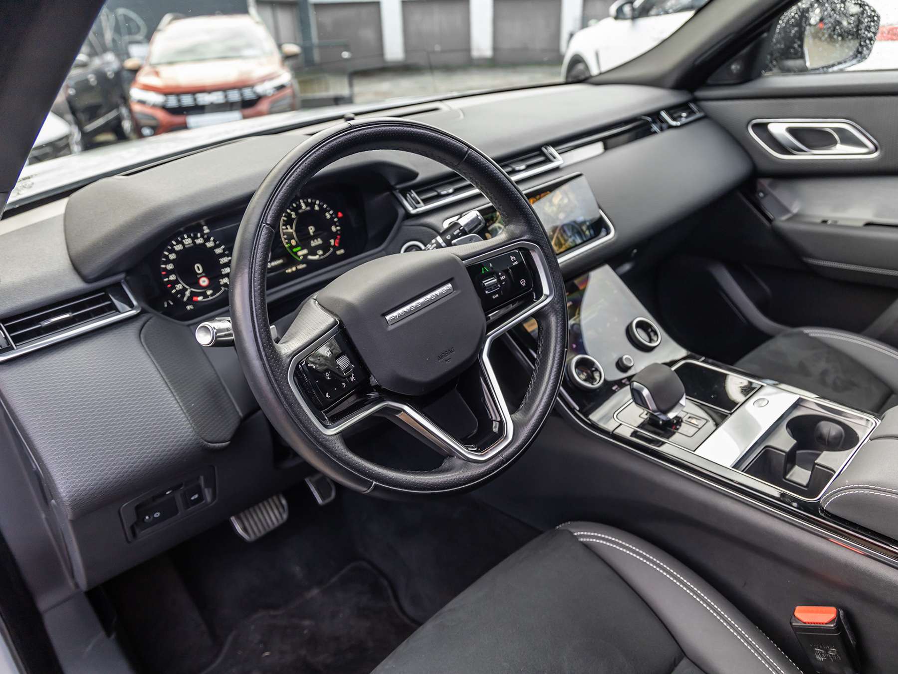 Fahrzeugbild eines Land Rover Range Rover Velar