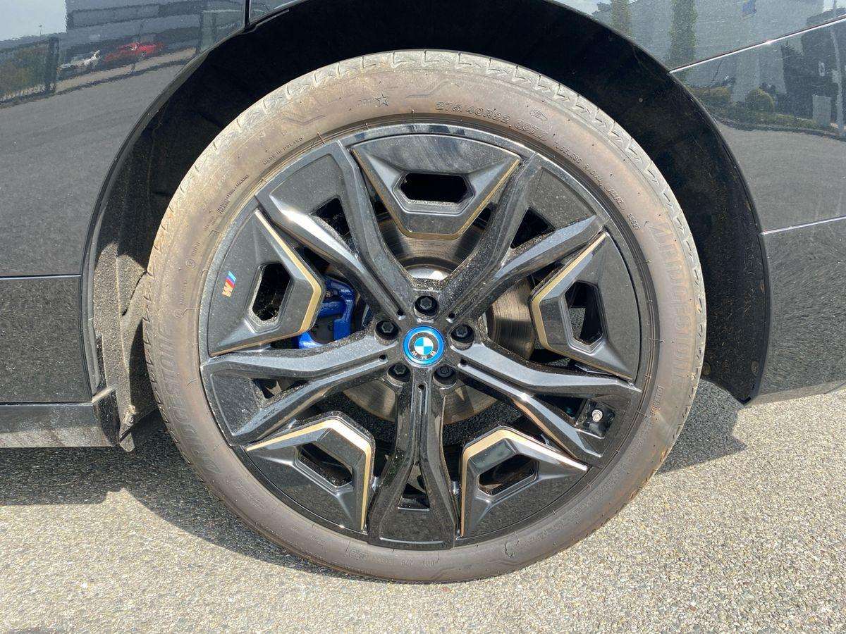 Fahrzeugbild eines BMW iX