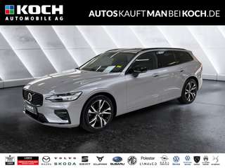 Schräge Frontansicht auf einen Volvo V60 , freigestellt