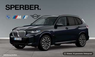 Schräge Frontansicht auf einen BMW X5 , freigestellt