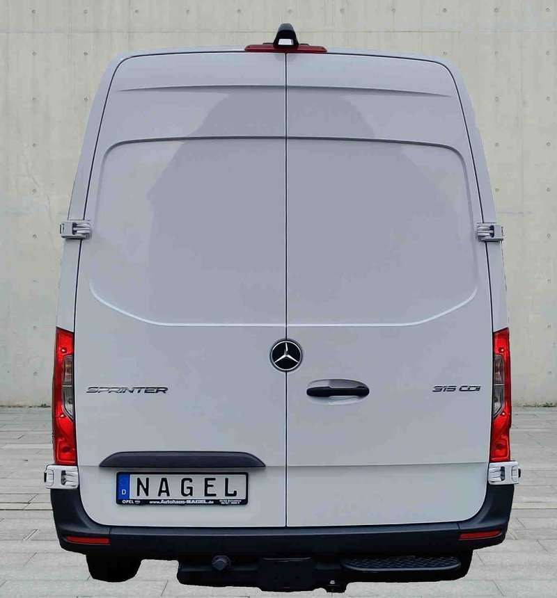 Fahrzeugbild eines Mercedes-Benz Sprinter