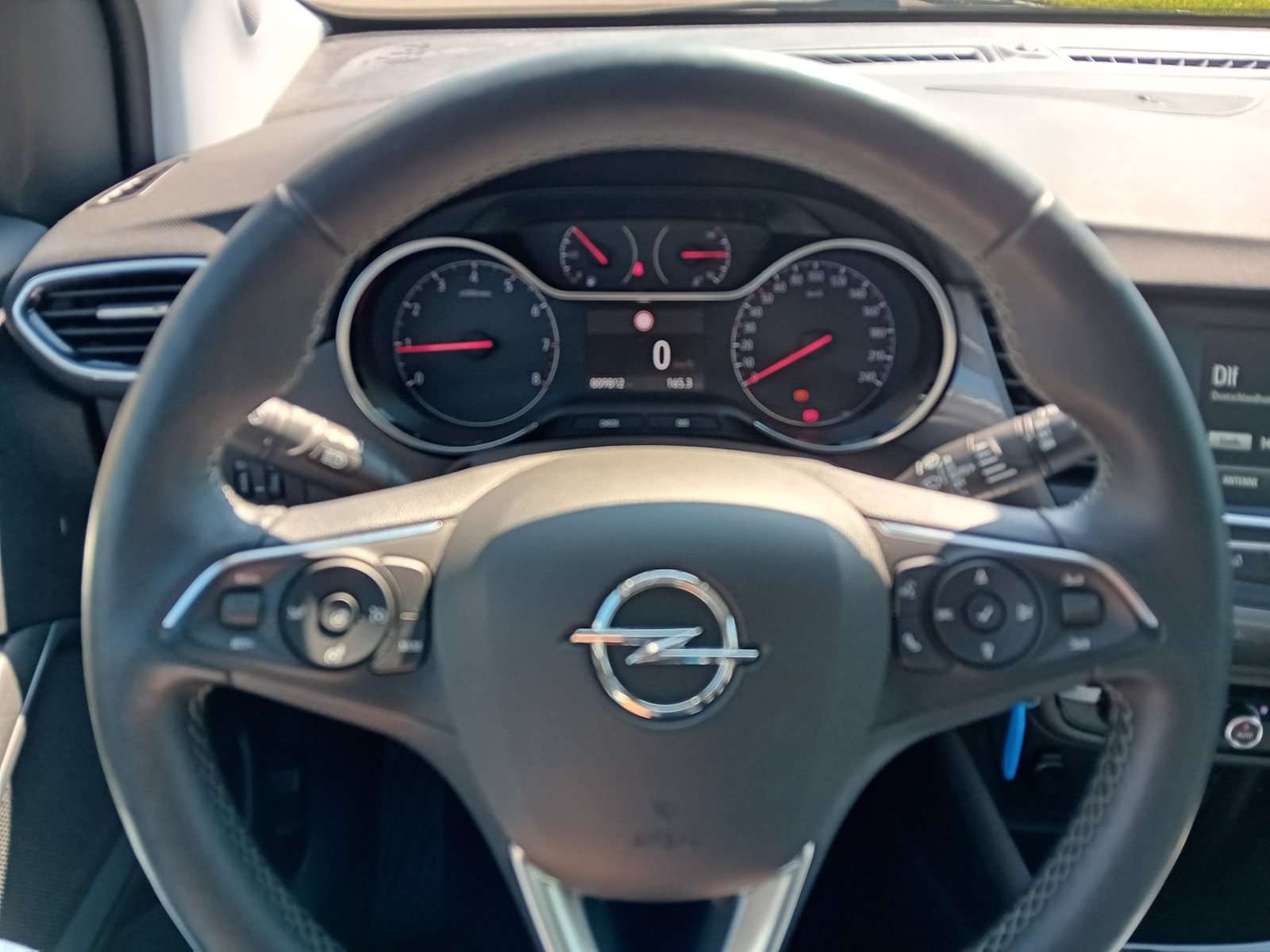 Fahrzeugbild eines Opel Crossland X