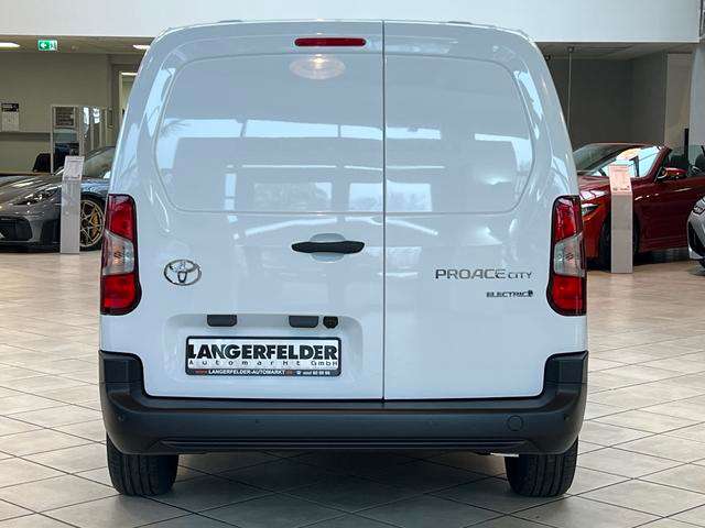 Fahrzeugbild eines Toyota Proace City