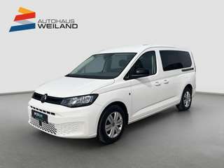 Schräge Frontansicht auf einen Volkswagen Caddy , freigestellt