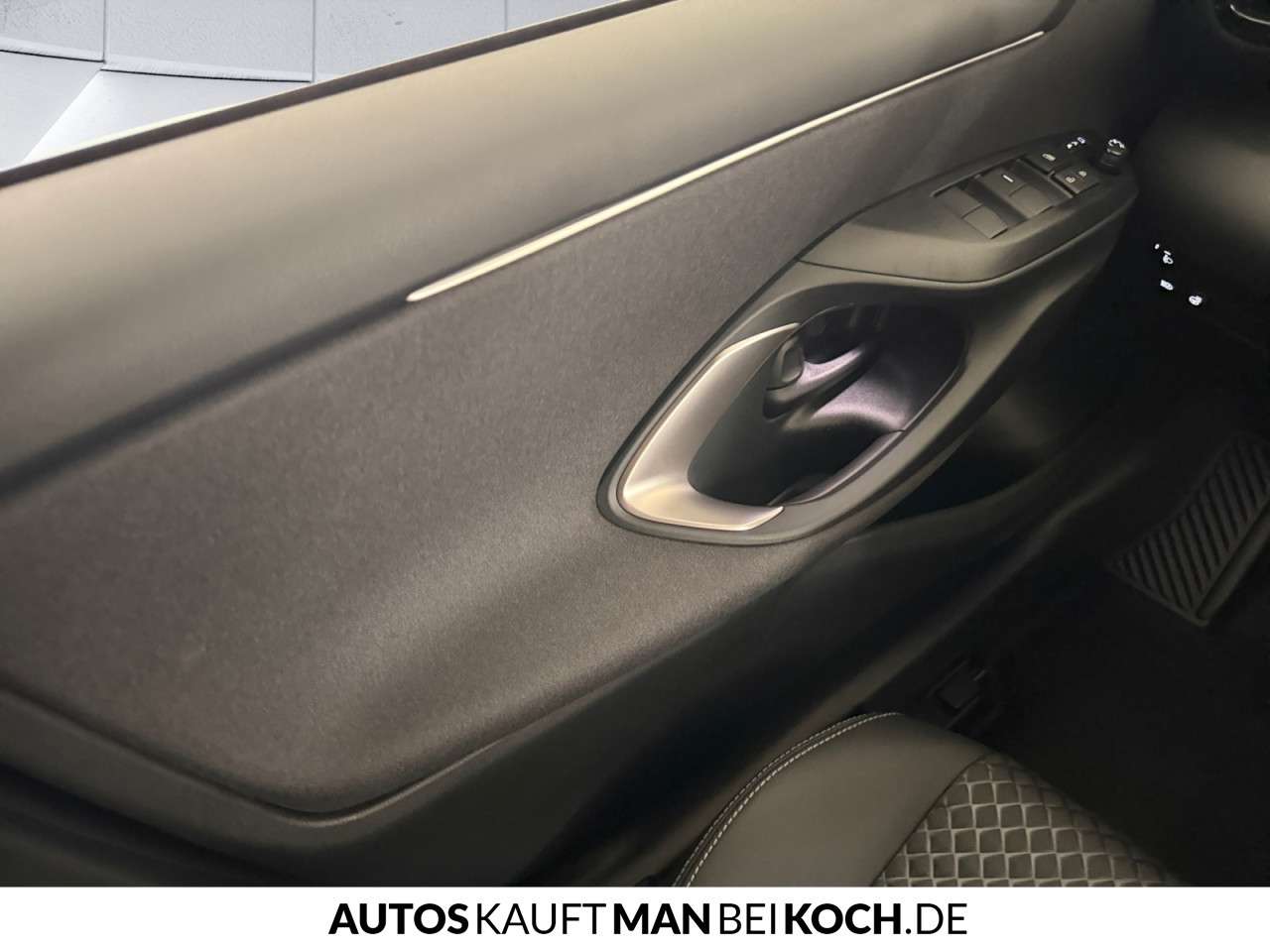 Fahrzeugbild eines Mazda Mazda2 Hybrid
