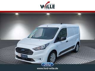 Schräge Frontansicht auf einen Ford Transit Connect , freigestellt