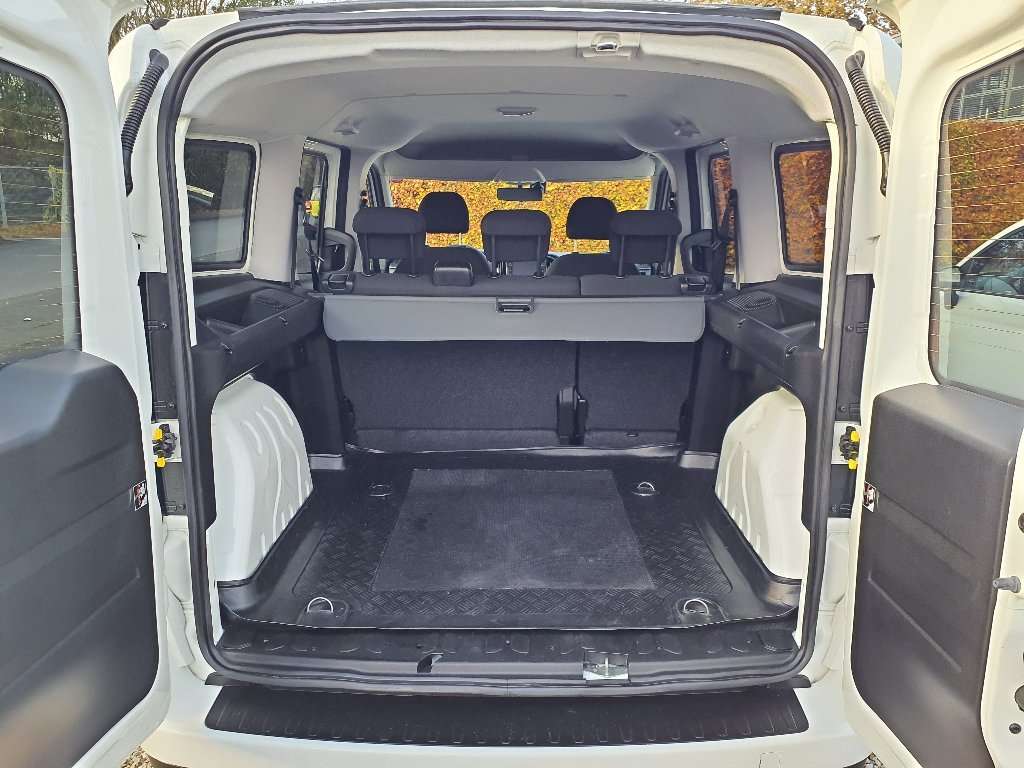 Fahrzeugbild eines Fiat Doblò