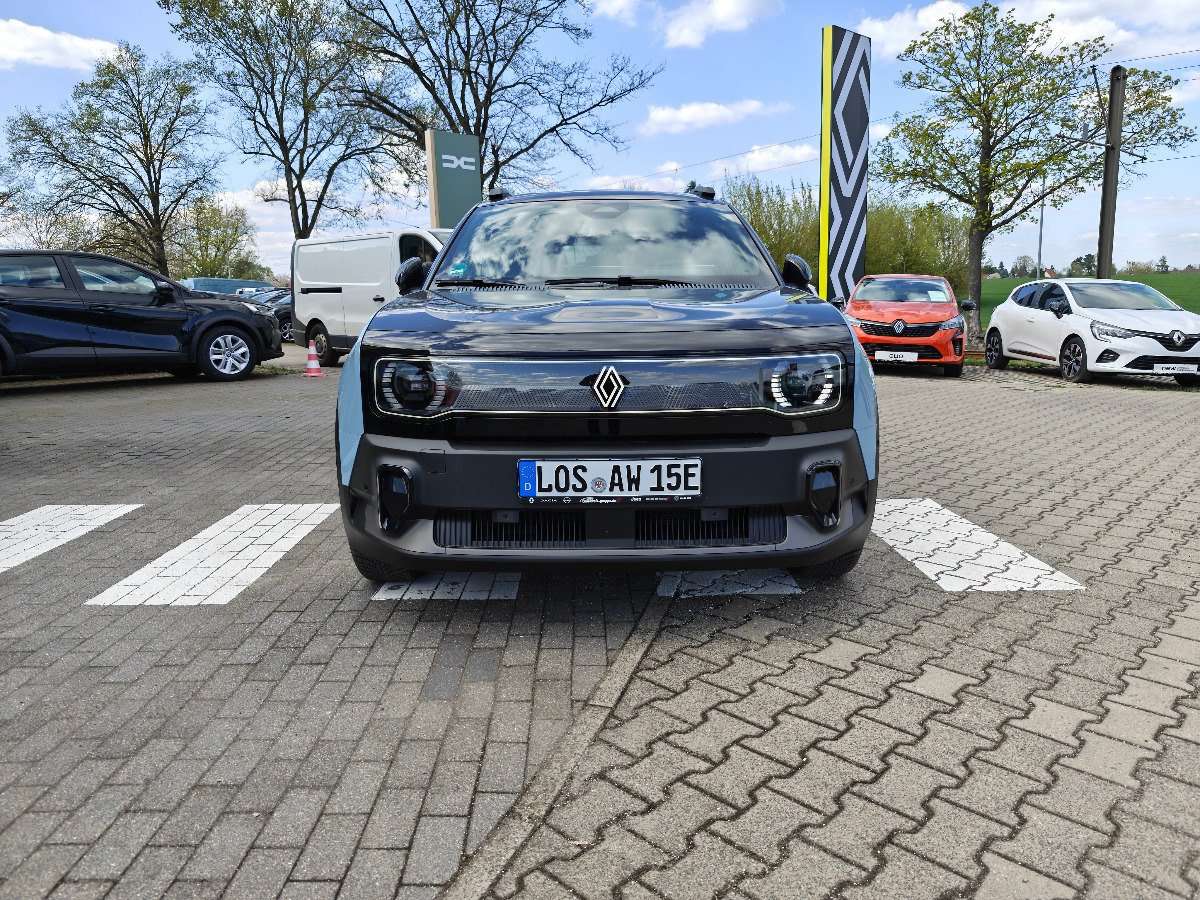 Fahrzeugbild eines Renault 4 E-TECH