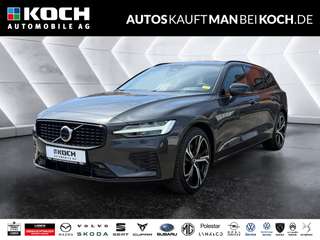 Schräge Frontansicht auf einen Volvo V60 , freigestellt