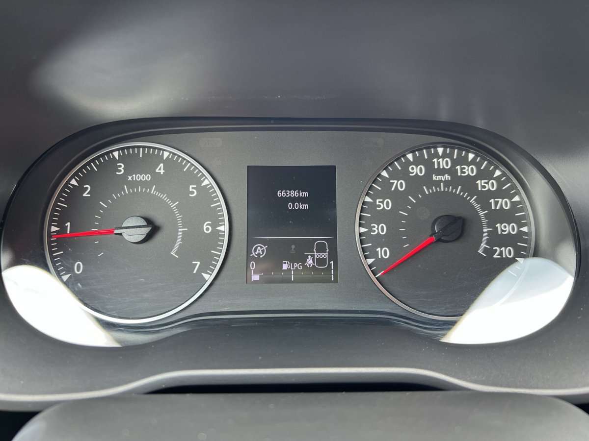 Fahrzeugbild eines Dacia Duster