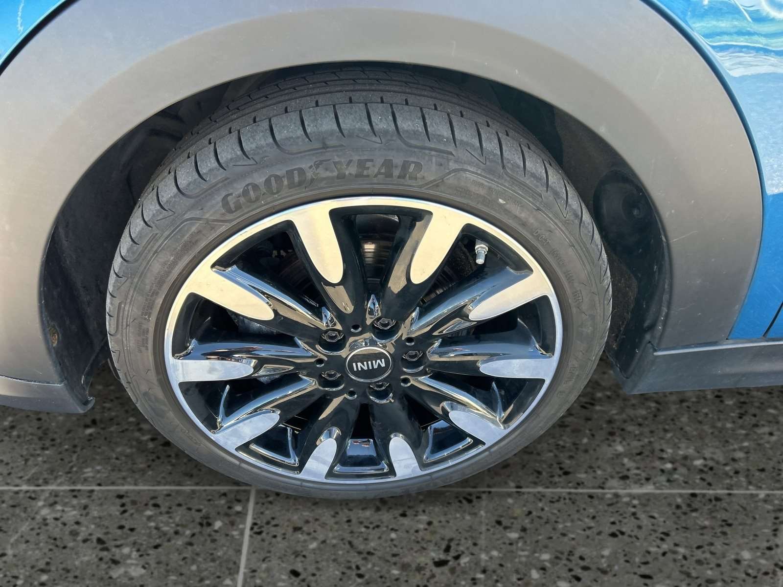Fahrzeugbild eines MINI COOPER