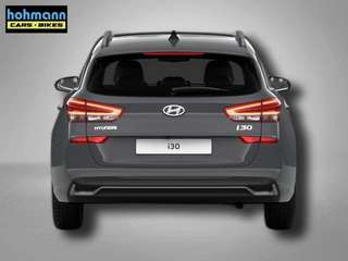 Schräge Frontansicht auf einen Hyundai i30 , freigestellt
