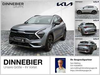 Schräge Frontansicht auf einen Kia Sportage , freigestellt