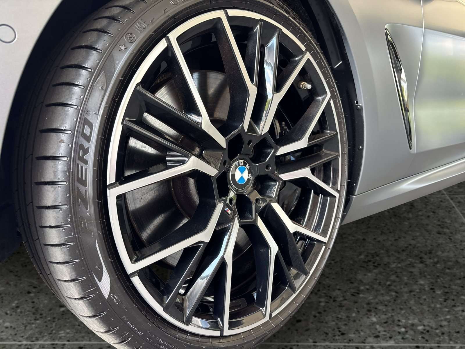 Fahrzeugbild eines BMW 8er-Reihe