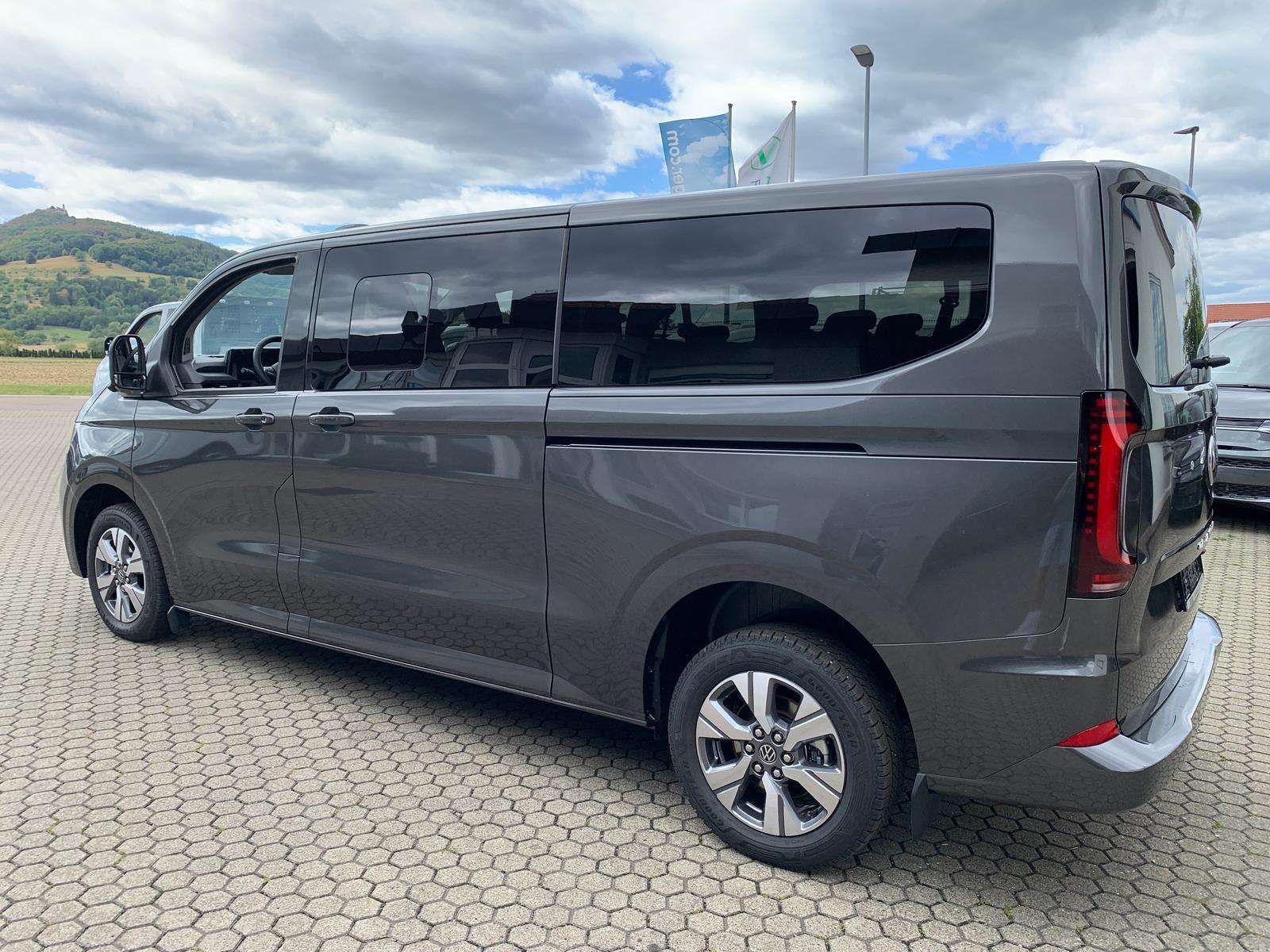 Fahrzeugbild eines Volkswagen Caravelle