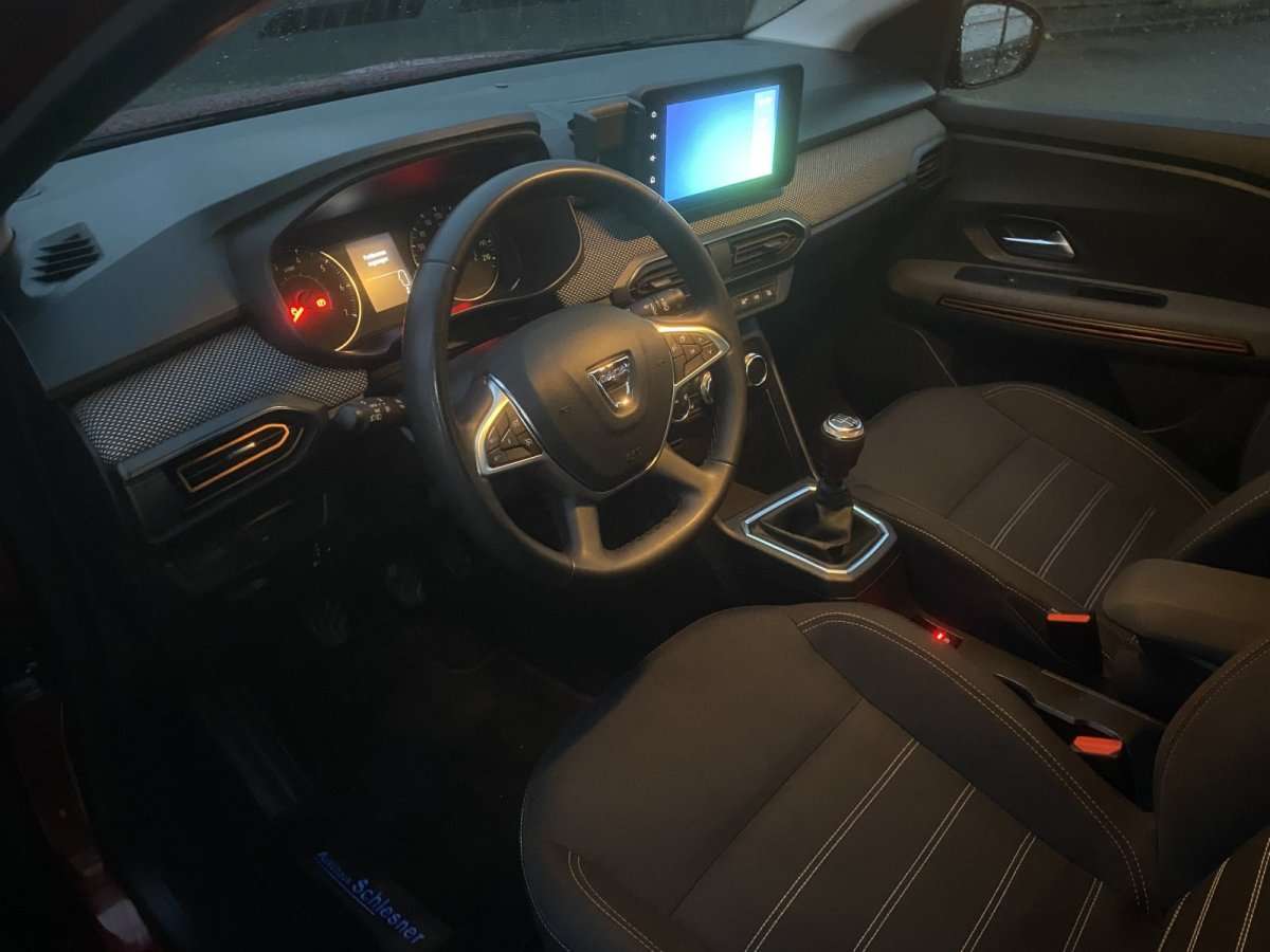 Fahrzeugbild eines Dacia Sandero