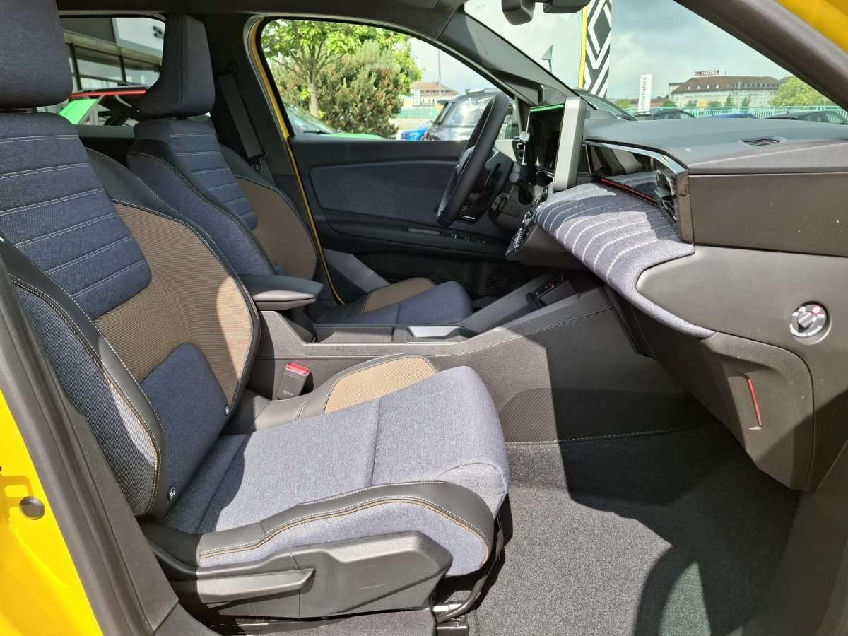 Fahrzeugbild eines Renault 5 E-TECH