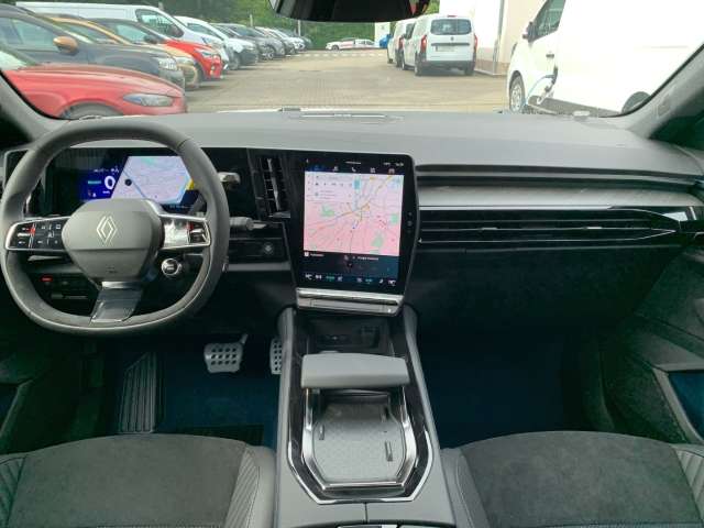 Fahrzeugbild eines Renault Rafale