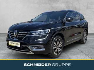 Schräge Frontansicht auf einen Renault Koleos , freigestellt