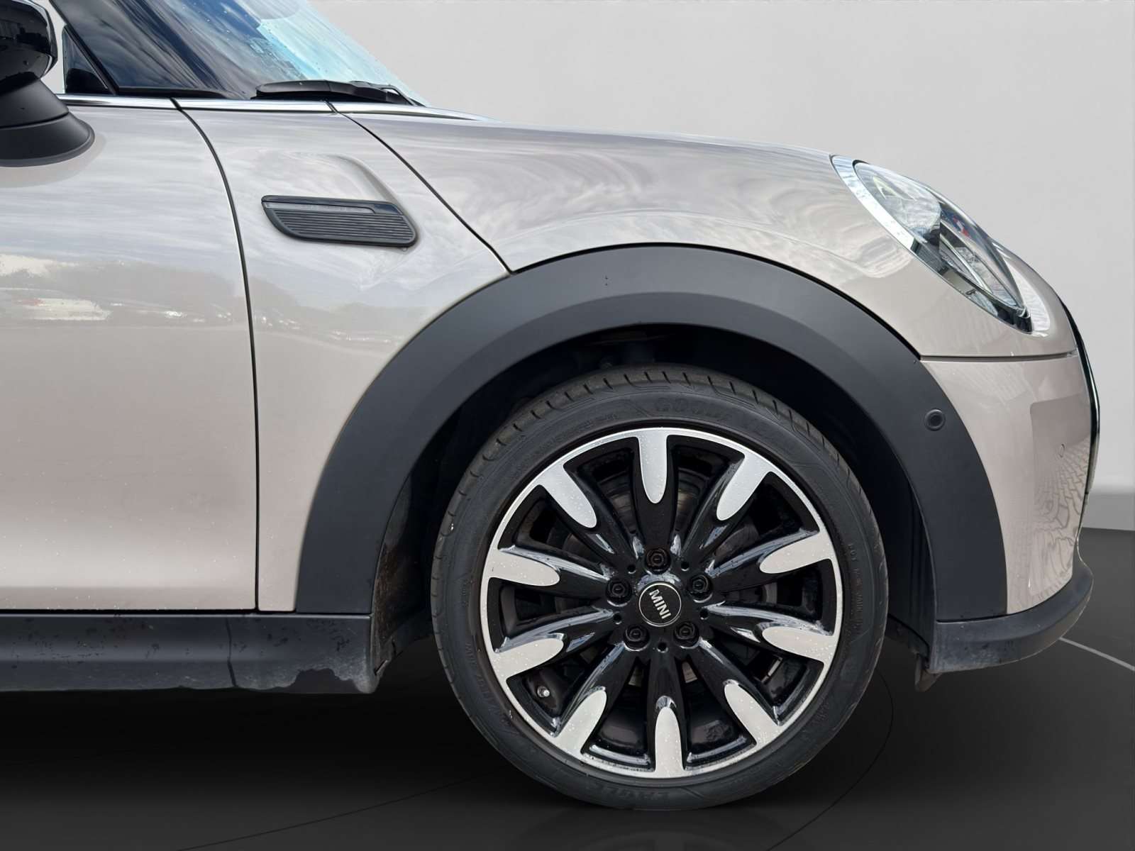 Fahrzeugbild eines MINI COOPER