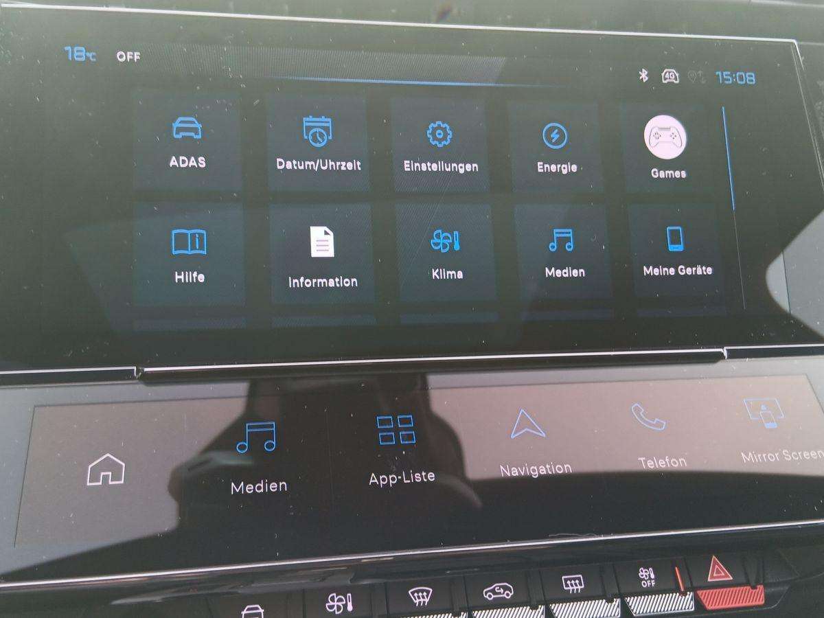 Fahrzeugbild eines Peugeot 408