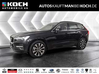Schräge Frontansicht auf einen Volvo XC60 , freigestellt