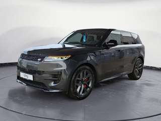Schräge Frontansicht auf einen Land Rover Range Rover Sport , freigestellt