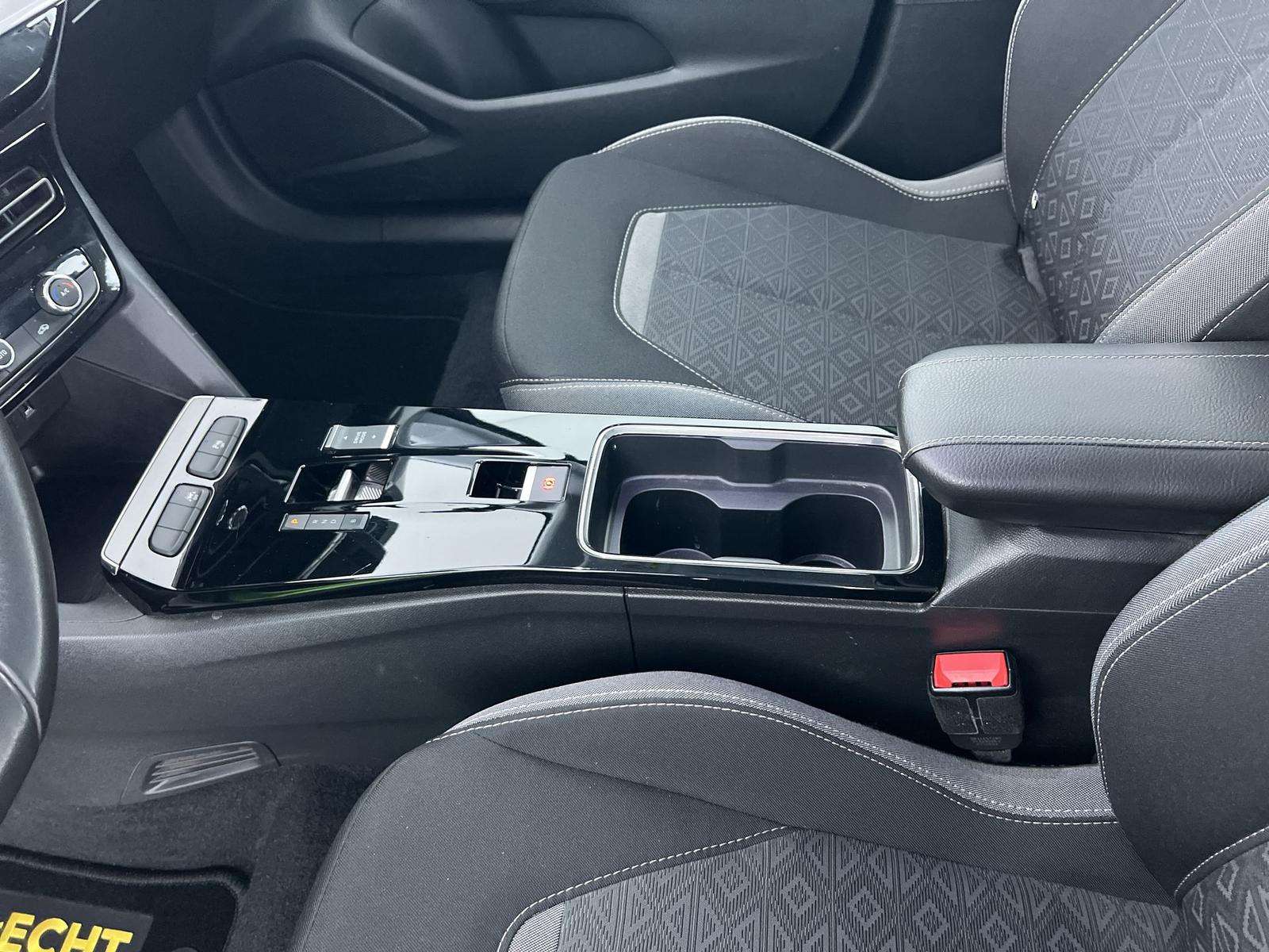 Fahrzeugbild eines Opel Mokka Electric