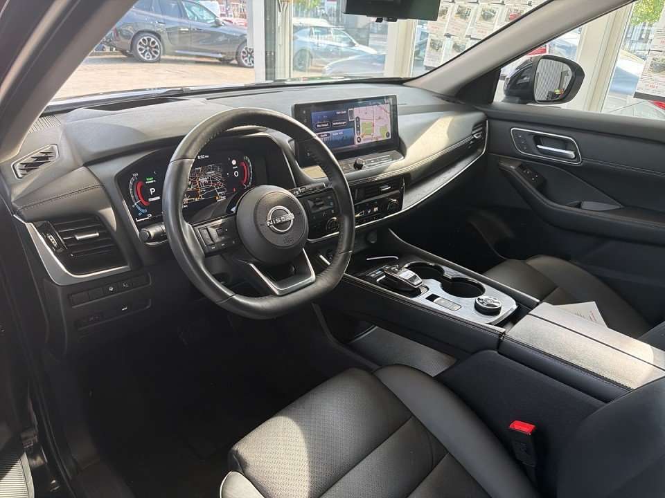 Fahrzeugbild eines Nissan X-TRAIL