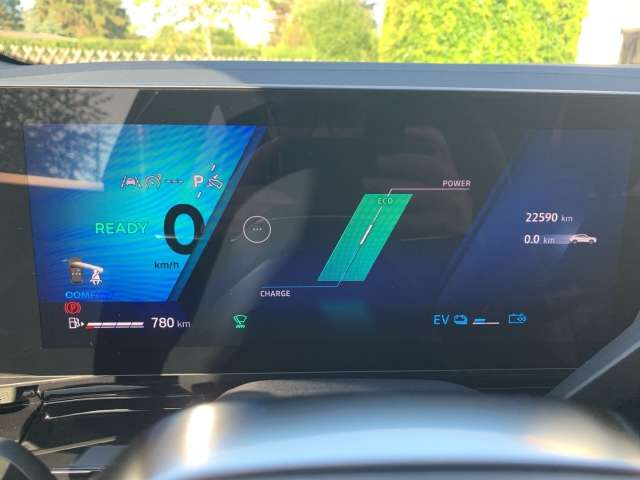 Fahrzeugbild eines Renault Rafale