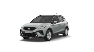 Schräge Frontansicht auf einen SEAT Arona , freigestellt