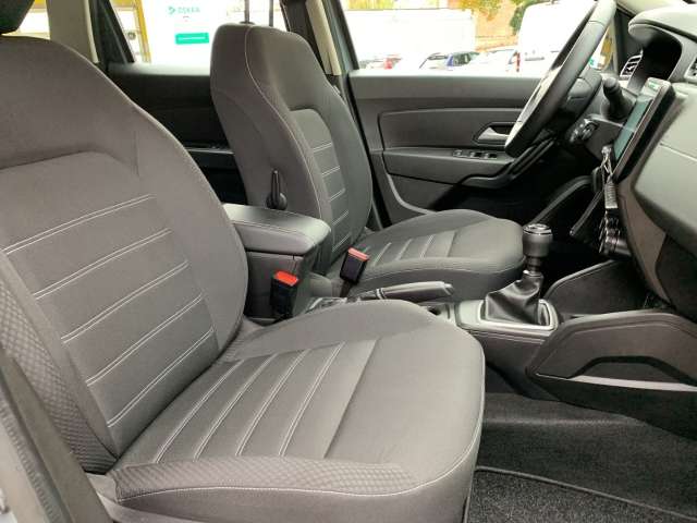 Fahrzeugbild eines Dacia Duster